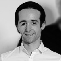 Photographie portrait de Florian Nauche, professeur de violoncelle