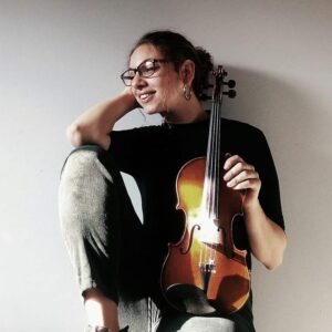 Photographie portrait de Mélodie Plait, professeur de violon