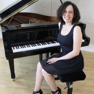 Photographie portrait de Maria Eugenia Vasquez, professeur de piano